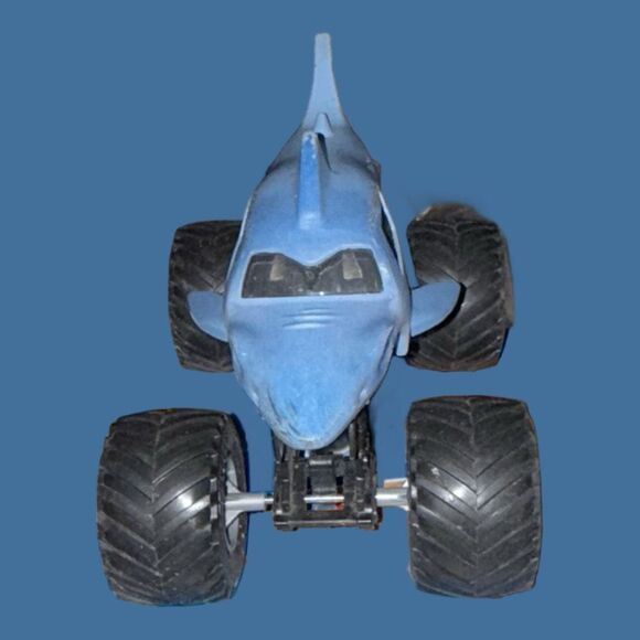 Spinmasters Megalodon Monster Jam Truck Metal Body Shark 1:24 Scale B23 - Picture 9 of 11